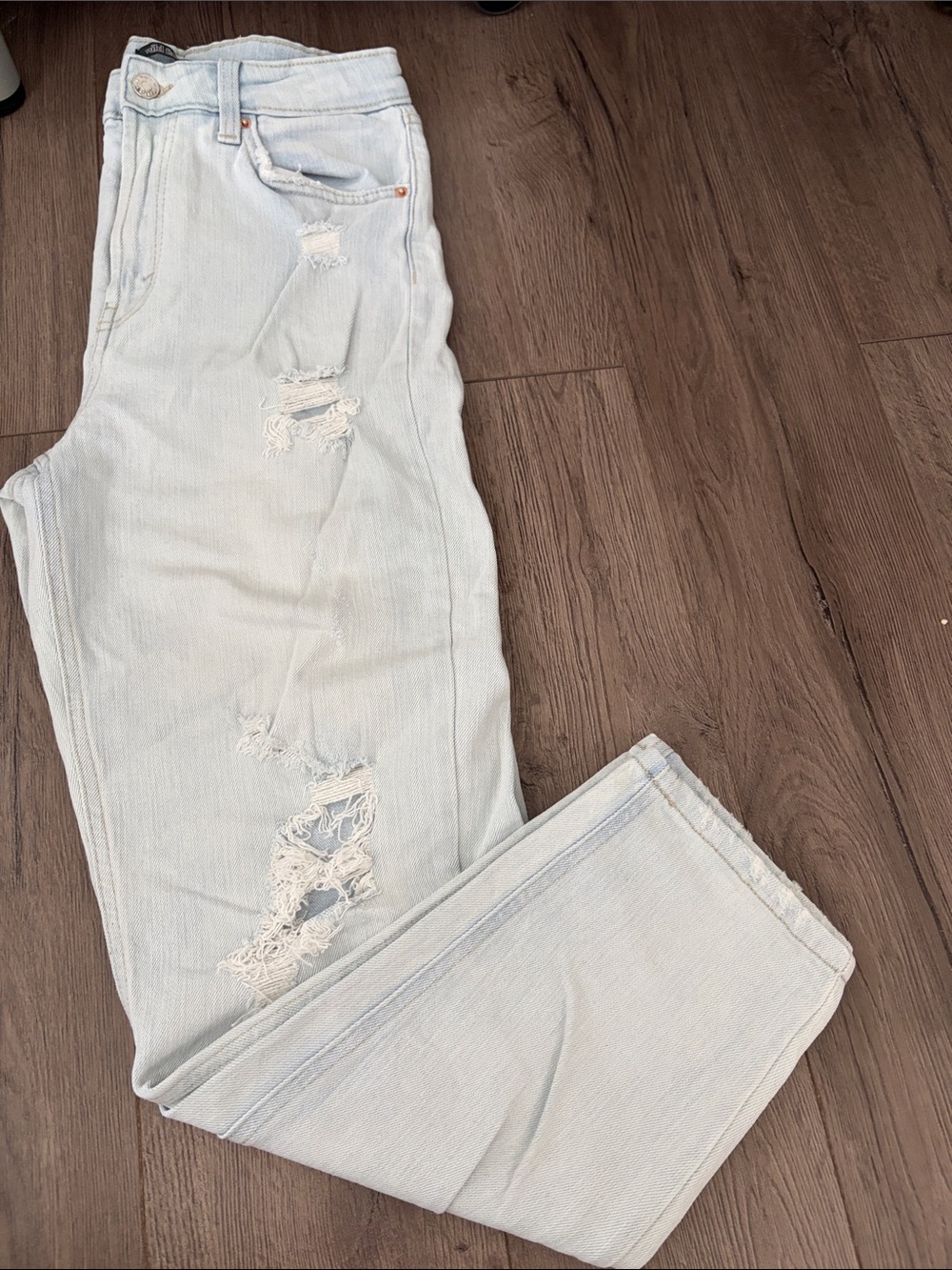 Wild Fable Light Blue Distressed Women’s Jeans. Size 4
